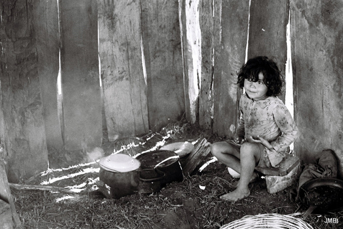 AÑO 1977 - BLANCO Y NEGRO - VIDA CAMPESINA EN PARAGUAY (JOSÉ MARÍA BLANCH)